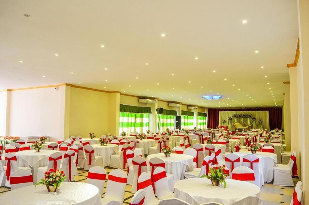 Green Grass Hotel & Restaurant Jaffna Ngoại thất bức ảnh