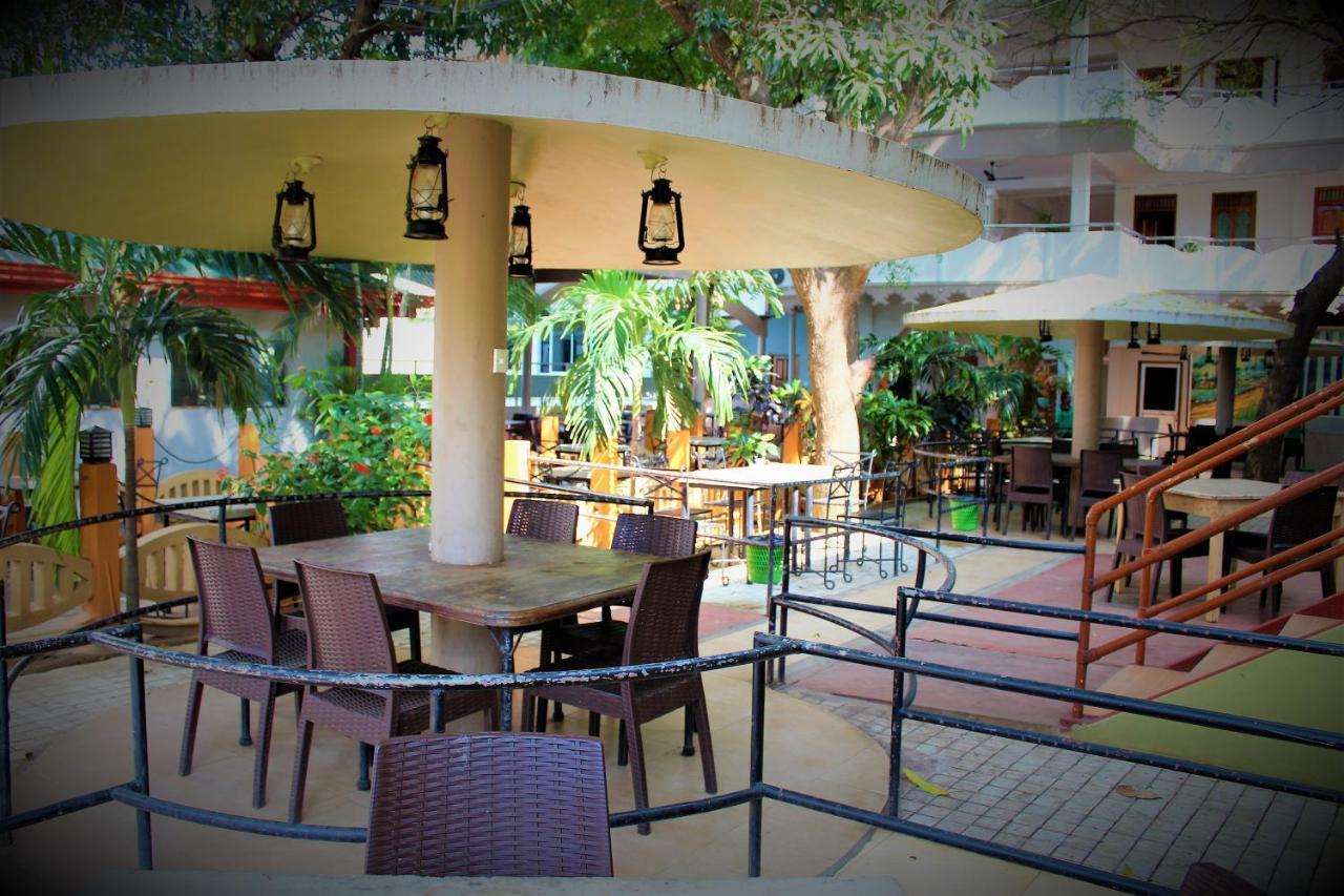 Green Grass Hotel & Restaurant Jaffna Ngoại thất bức ảnh