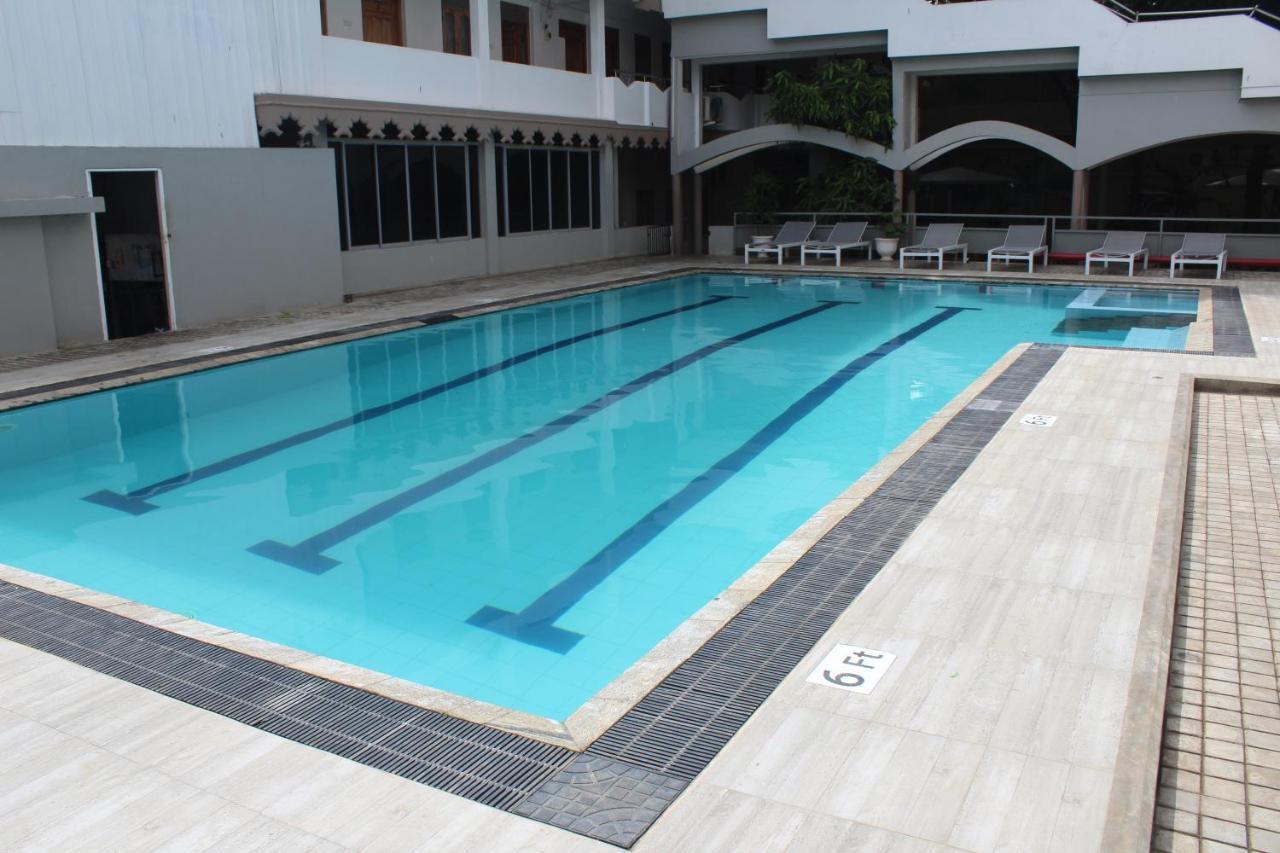 Green Grass Hotel & Restaurant Jaffna Ngoại thất bức ảnh